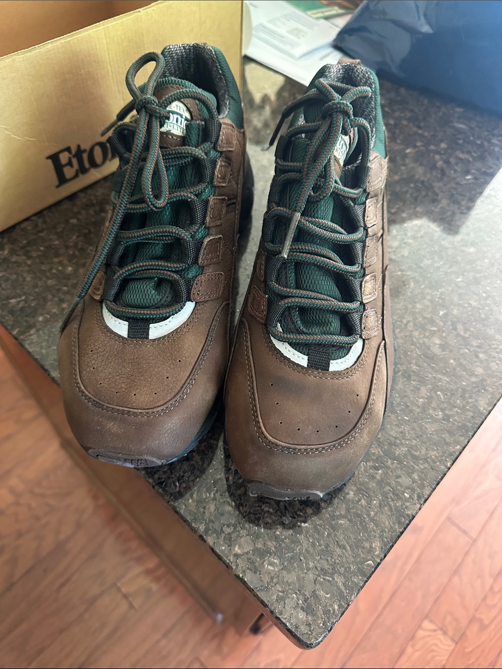 NWT (box) Etonic Men's Brown and Dark Green Trail Sneakers 10.5 EE